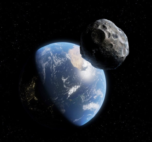 Kamo'oalewa mờ hơn khoảng 4 triệu lần so với ngôi sao mờ nhất mà mắt người có thể nhìn thấy trên bầu trời đêm và nó có đường kính dưới 50m. Vì thế, để nghiên cứu đối tượng, giới khoa học phải dùng đến các kính viễn vọng mạnh nhất hiện tại.