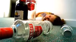 Bac si chong doc chi cach don gian de nhan biet ngo doc ruou