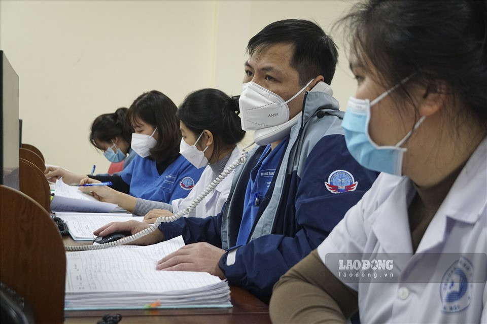 Các điều phối viên ngoài nhiệm vụ xử lý thông tin, điều phối xe vận chuyển bệnh nhân cấp cứu, còn kiêm luôn nhiệm vụ thăm khám, tư vấn, sàng lọc người bệnh COVID-19. Từ đó, đưa ra các bước phân tầng phù hợp. Thống kê từ Trung tâm cấp cứu 115 Hà Nội, mỗi ngày đơn vị tiếp nhận và xử lý số cuộc gọi lên tới 2.000 - 2.300 cuộc, cao hơn nhiều so với trước đây (khoảng 1.200 – 1.500 cuộc gọi/ngày).