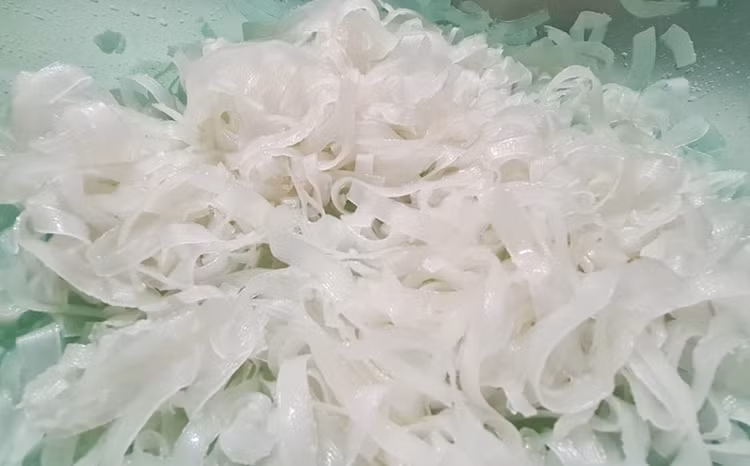 Mứt dừa là loại phổ biến nhất và được làm nhiều nhất.