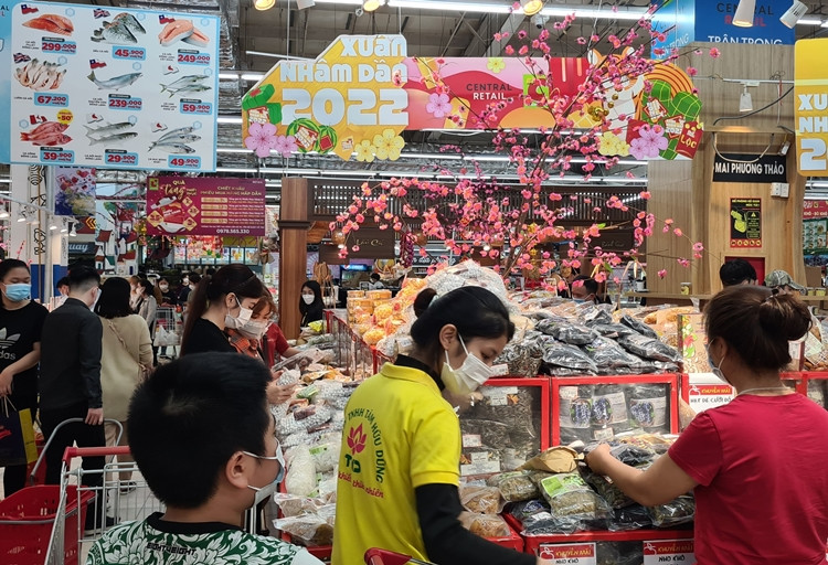 Để phục vụ nhu cầu mua sắm Tết của người dân, siêu thị này sẽ mở cửa đến 14h ngày 29 Tết, đóng cửa mùng 1 Tết, từ mùng 2 (2/2) mở cửa hoạt động bình thường từ 8 - 22h mỗi ngày.