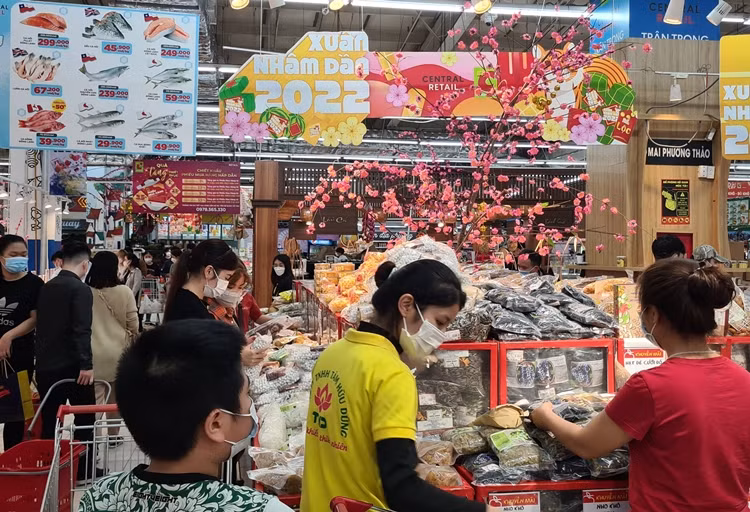 Để phục vụ nhu cầu mua sắm Tết của người dân, siêu thị này sẽ mở cửa đến 14h ngày 29 Tết, đóng cửa mùng 1 Tết, từ mùng 2 (2/2) mở cửa hoạt động bình thường từ 8 - 22h mỗi ngày.