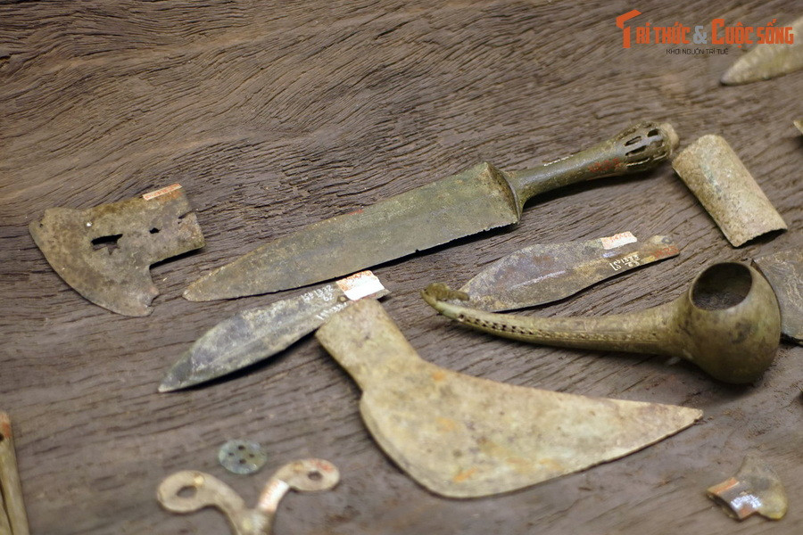 Qua những con dao găm Đông Sơn đã được phát hiện, có thể khẳng định cư dân Việt cổ đã đạt đến trình độ khoa học kỹ thuật cao, nhất là trong kỹ thuật luyện kim và làm chủ kỹ thuật chế tác sản phẩm từ các vật liệu kim loại...