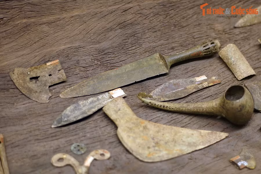 Qua những con dao găm Đông Sơn đã được phát hiện, có thể khẳng định cư dân Việt cổ đã đạt đến trình độ khoa học kỹ thuật cao, nhất là trong kỹ thuật luyện kim và làm chủ kỹ thuật chế tác sản phẩm từ các vật liệu kim loại...