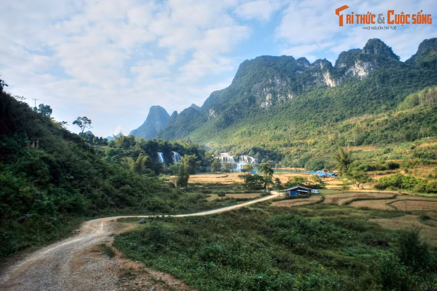 Vào tháng 4/2018, tầm quan trọng của thác Bản Giốc tiếp tục được khẳng định khi Công viên Địa chất Non nước Cao Bằng được UNESCO công nhận công viên địa chất toàn cầu. Thác Bản Giốc chính là trung tâm của công viên địa chất này.