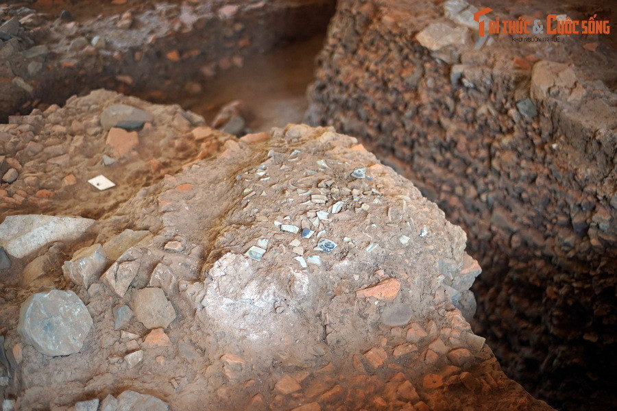 Sau hơn một thế kỷ bị chôn vùi, những dấu tích xưa của cung điện trung tâm Hoàng thành Thăng Long mới được đưa trở lại ánh sáng từ cuộc khai quật năm 2023.