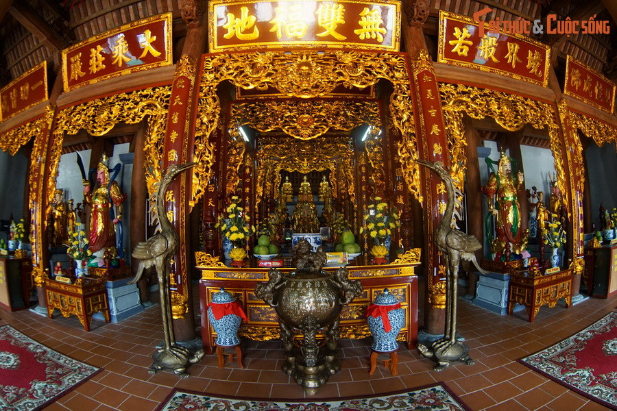 Sau khi tái thiết, chùa Hoằng Phúc mang không gian, bố cục và kiến trúc chùa Việt truyền thống trong khuôn viên rộng 10.000m2.