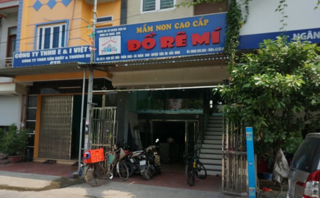  Bé 3 tuổi ở Bắc Ninh bị bỏ quên trên xe hơn 7 tiếng: Tháng 9/2019, thêm một cháu bé bị bỏ quên trên xe đưa đón của trường học ở Bắc Ninh, nhưng rất may cháu bé được cứu sống. Bé N.T.L. (SN 2016 ở xã Việt Đoàn, huyện Tiên Du, tỉnh Bắc Ninh) được phát hiện bị bỏ quên trên xe ô tô đưa đón của cơ sở mầm non tư thục Đồ-Rê-Mí (ở thôn Đoài, xã Hoàn Sơn, huyện Tiên Du). Ngày 13/9 cháu được xe đưa đón của ông N.C.T., chồng của chủ trường, đón đi học vào lúc 6h30 sáng. Thời điểm đưa vào lớp thì cháu bé ngồi ở hàng ghế cuối và không được đưa vào lớp. 