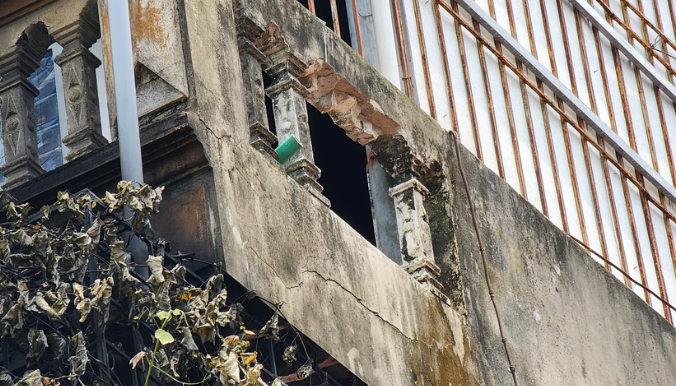 Vu chay nha 3 tang: Nguoi dan ong cuu 2 phu nu noi gi?-Hinh-2