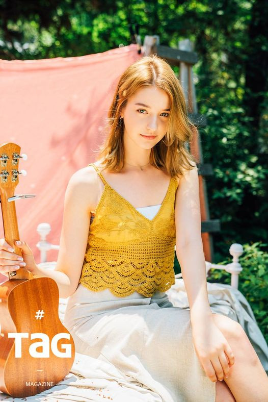 Bữa tối, Angelina Danilova chỉ duy trì ăn nhẹ với một số đồ ăn không béo và giàu vitamin như cà chua, rau xà lách, các món salad, món trộn từ nhiều loại hoa quả.