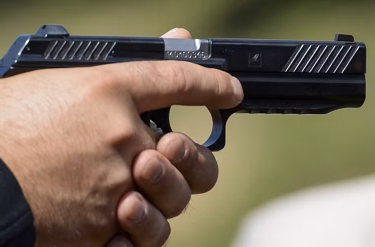 Thiết kế tỉ mỉ khá độc đáo đã đem lại cho súng lục PL-15 cơ chế hoạt động tuyệt vời và tạo sự thoải mái cho các xạ thủ bắn, lực giật tối thiểu sau khi bắn và nhanh chóng trở lại đường ngắm.