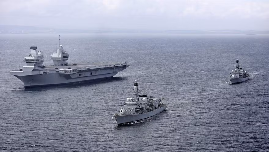 Trên thực tế, Bộ trưởng Quốc phòng Anh cho biết ông sẵn sàng ra lệnh tấn công Iran mà không có lý do rõ ràng, tuy nhiên các chuyên gia người Nga đến từ trang Avia đánh giá tuyên bố của ông Wallace là vô lý.