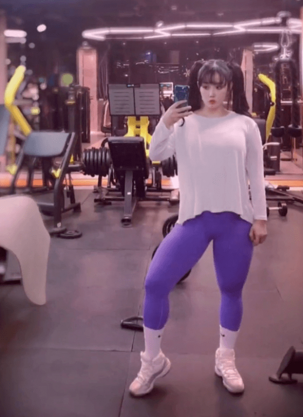 Được biết, hành trình sở hữu thân hình “vạn người mê” của Wushuang đầy ắp gian truân. Cô từng sở hữu cân nặng quá khổ lên tới 180kg.