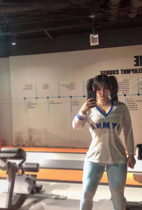 Thế nhưng, trọng lượng cơ thể quá lớn khiến cô luôn cảm thấy hụt hơi. Mỗi ngày trôi qua vô cùng mệt mỏi, khó có thể kiên trì luyện tập.