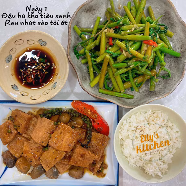  Hotgirl Elly Trần là cái tên không xa lạ với giới trẻ Việt. Bà mẹ 2 con gây ấn tượng mạnh với body cực phẩm cùng gu thời trang biến hóa, vô cùng cá tính.