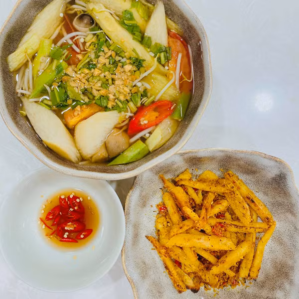 Nấm là nguyên liệu được Elly Trần khá yêu thích. Cô thường xuyên chế biến món ngon với nguyên liệu này trong hầu hết các bữa ăn.