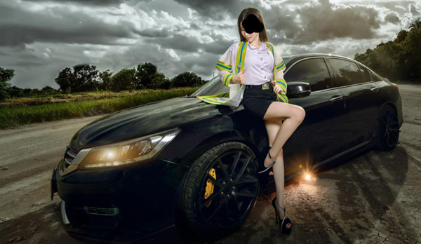 Cô gái trong hình là một trường hợp khác từng khiến mạng xã hội Thái Lan xôn xao vì “sexy hóa” áo cử nhân.