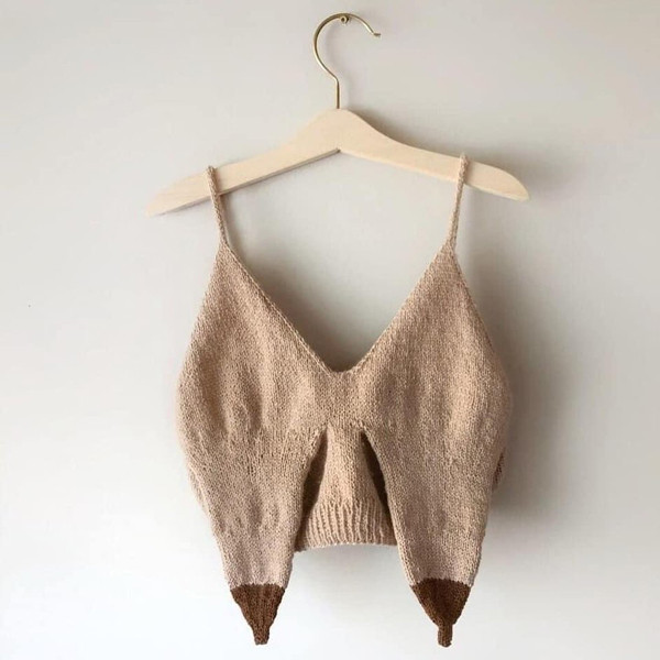 Từ bầu ngực căng tràn, vòng 1 của bà mẹ này chảy xệ theo thời gian.