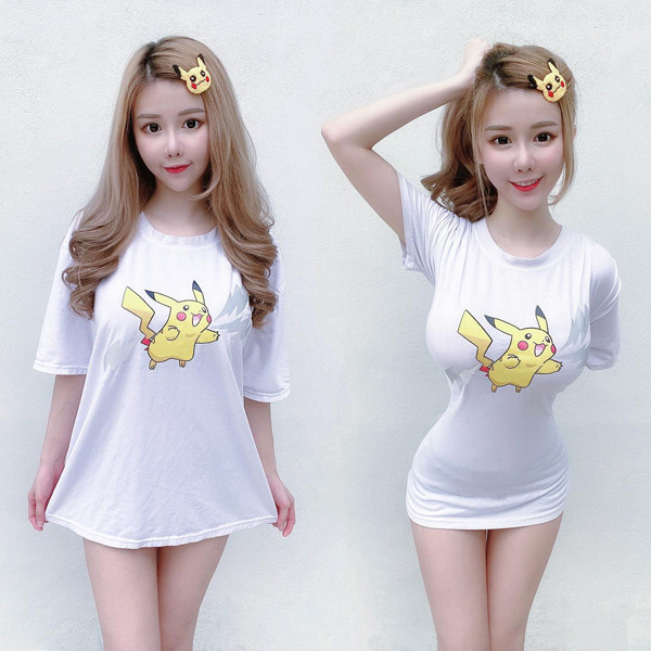 Tuy vậy, không thể phủ nhận nhờ ngoại hình bắt mắt, gu thời trang nóng bỏng, giọng nói truyền cảm, Jenna trở thành một trong những hotgirl hiếm hoi có hàng triệu lượt theo dõi trên trang cá nhân. Ảnh: FBNV.