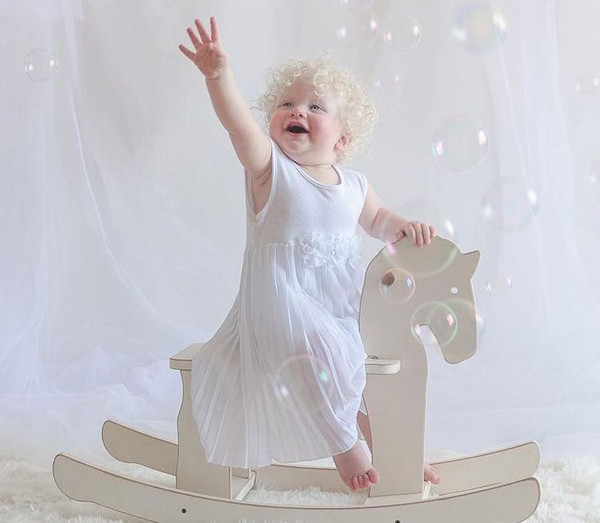 Bạch tạng (Albinism) là tình trạng xuất hiện ở hầu hết các sắc dân trên thế giới.