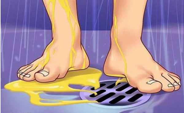 Dù là phản xạ bình thường của cơ thể song tác hại vừa tắm vừa tiểu tiện lại khá nghiêm trọng với sức khỏe. Đặc biệt là tiểu đứng.