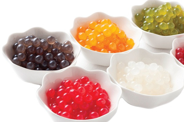 Thạch. Ngoài ưu điểm ngon miệng, thạch gần như không có giá trị dinh dưỡng. Món ăn vặt này còn khiến trẻ dễ đối diện nguy hiểm khi mắc nghẹn.