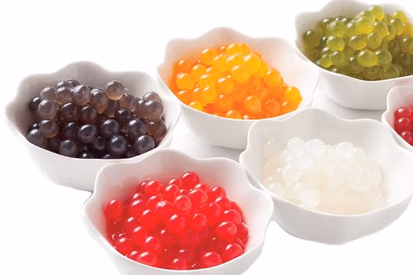 Thạch. Ngoài ưu điểm ngon miệng, thạch gần như không có giá trị dinh dưỡng. Món ăn vặt này còn khiến trẻ dễ đối diện nguy hiểm khi mắc nghẹn.