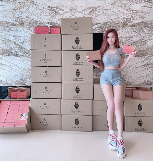 Chiếc quần chỉ thích hợp mặc ở nhà, không gian riêng tư. Vậy nhưng, không ít cô nàng mạnh dạn chọn chúng làm trang phục sexy "đốt cháy" phố phường. 