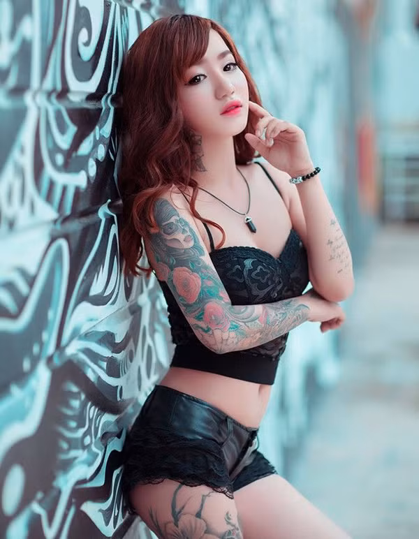  Hình xăm nghệ thuật không chỉ giúp làm đẹp mà còn là cách để chủ nhân thể hiện cá tính, đánh dấu một sự kiện quan trọng hay biểu tượng yêu thích.