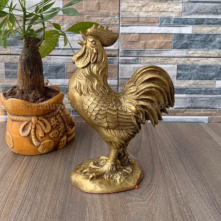 Nếu thể hiện được năng lực của mình, tuổi Dậu sẽ thăng tiến vượt bậc, đây chính là cơ hội trời cho. Đồng thời, nếu hợp tác được với những người có thế lực xung quanh, tăng tài sản, giảm đầu tư cá nhân, việc kinh doanh của con giáp càng thu lợi nhiều, tài lộc tăng vọt. Hãy tập trung lên kế hoạch cụ thể, con giáp sẽ gặp may mắn, mọi việc cố gắng đều đạt được.