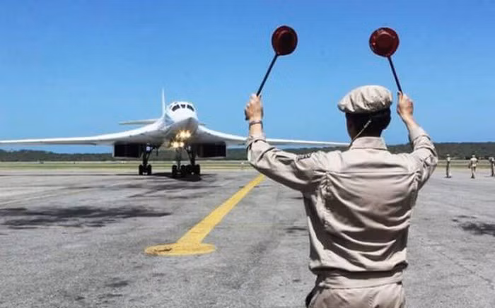 Ông Franz Klintsevich - một thành viên của Hội đồng Liên bang Nga cho biết, Moskva có thể buộc Washington thay đổi ý định về các chuyến bay của oanh tạc cơ chiến lược trên lãnh thổ Ukraine.