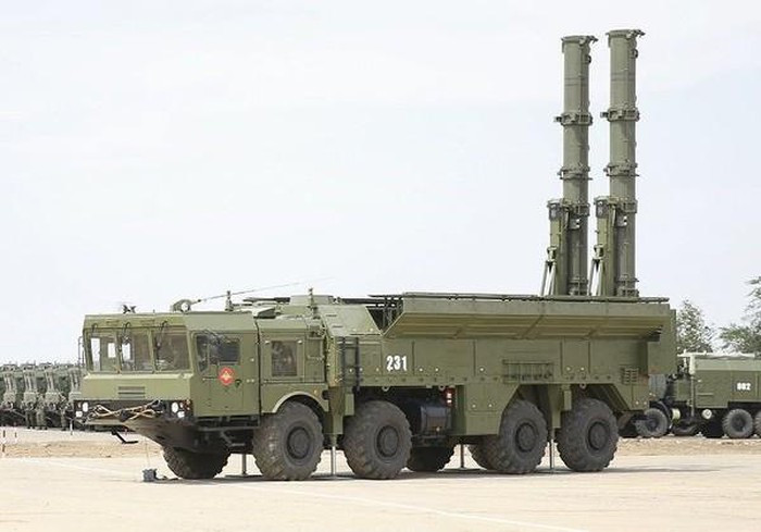 Bởi vì nếu điều đó diễn ra, chắc chắn Mỹ sẽ phản ứng cực kỳ cứng rắn và nhiều khả năng sẽ làm sụp để nền kinh tế hai quốc gia này, chưa kể phản ứng quân sự đi kèm.