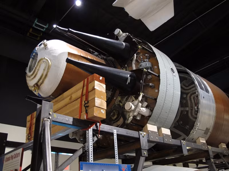 "Ngay từ cuối năm 2019, tàu ngầm hạt nhân USS Tennessee thuộc lớp Ohio của Hải quân Mỹ đã trang bị một số tên lửa Trident IID5 mang đầu đạn hạt nhân W76-2 tham gia hoạt động sẵn sàng chiến đấu", Bộ Quốc phòng Mỹ cho biết trong một tuyên bố.