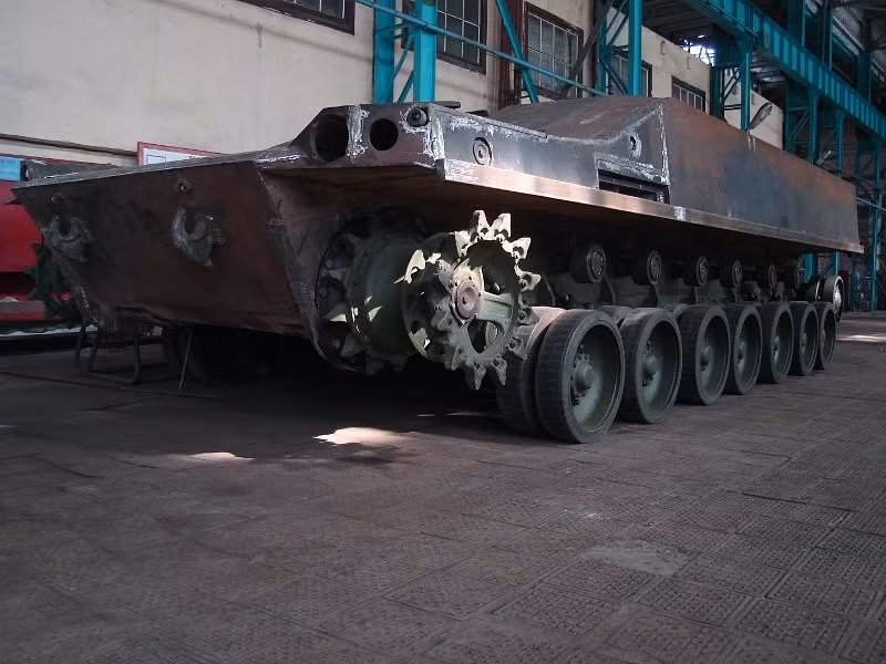 Một vài năm trước, những bức ảnh chụp một tòa nhà bỏ hoang đã xuất hiện, trong đó có khung gầm của chiếc xe chiến đấu bộ binh BMP-80 trong tình trạng xuống cấp nặng nề.