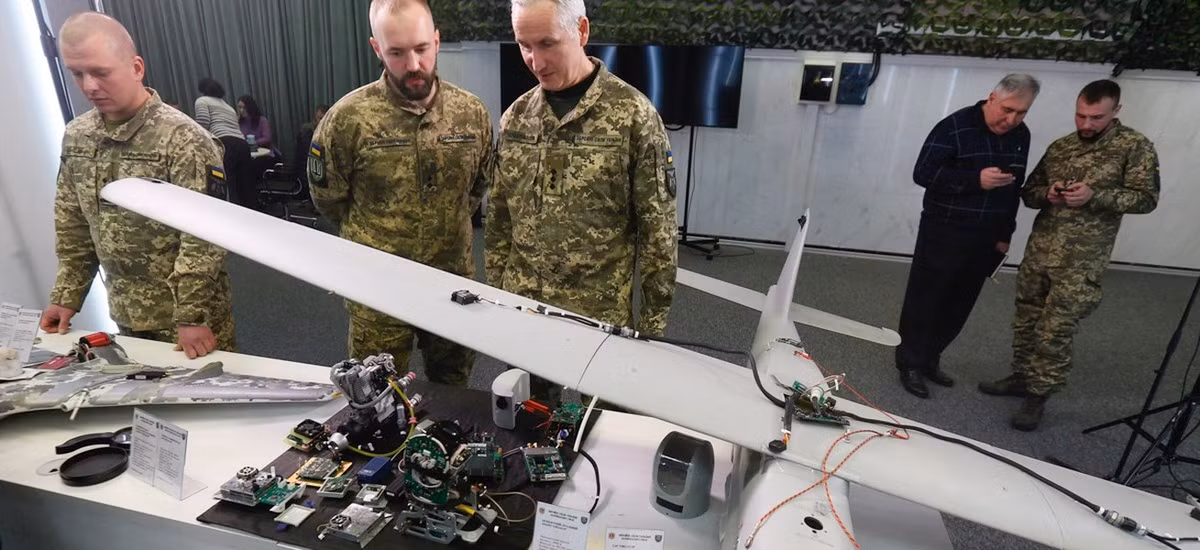 Đối với cả Israel và Ukraine, UAV cảm tử là thách thức lớn, bất chấp tính năng ưu việt của các hệ thống phòng thủ đánh chặn tên lửa, Israel đang gặp vô vàn khó khăn trong việc chống lại máy bay không người lái do các nhóm vũ trang ủy nhiệm của Iran như Hezbollah sử dụng.