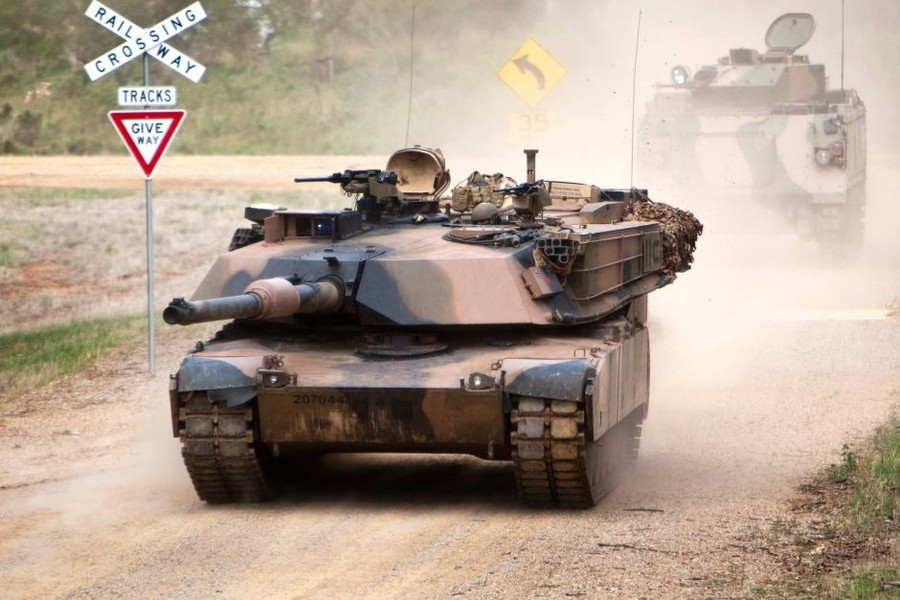 Xe tăng chiến đấu chủ lực M1A1 Abrams SA thường được coi là cấp độ M1A2 SEPv2 của những năm 2010, tức là không thua kém nhiều lắm so với M1A2 SEPv3 mới nhất hiện nay.