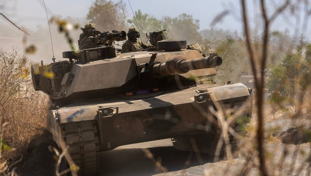 Ngoài ra hiện nay xe tăng cũng ít có cơ hội đối đầu theo kiểu "một chọi một" mà sẽ phải phối hợp cùng bộ binh, pháo binh và không quân, nhất là máy bay không người lái, để có được môi trường chiến đấu tốt nhất.