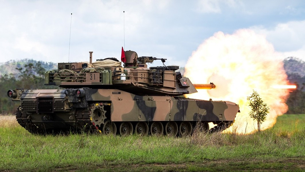 Cần nói thêm, Quân đội Australia đã có phiên bản SA của xe tăng M1A1 Abrams, biến thể này được cập nhật các thiết bị ngắm bắn, bao gồm cả kính ngắm ảnh nhiệt của module chiến đấu dành cho súng máy, đi kèm kính quan sát toàn cảnh dành cho trưởng xe.