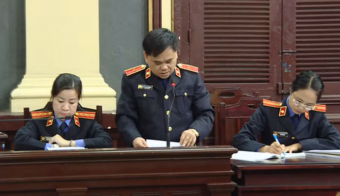 Đại diện VKSND tại tòa sáng nay. Nguồn ảnh: Tuổi Trẻ