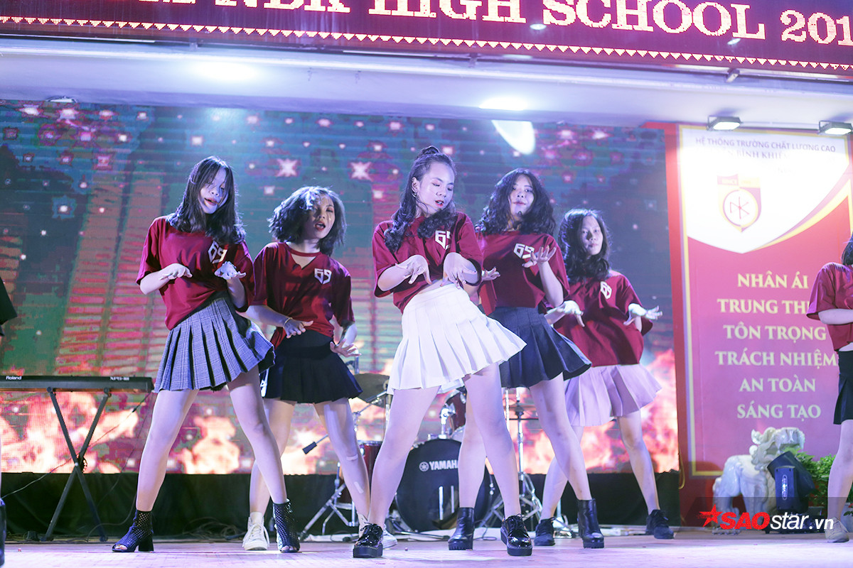 Những tiết mục văn nghệ sôi động do chính học sinh của trường trình diễn