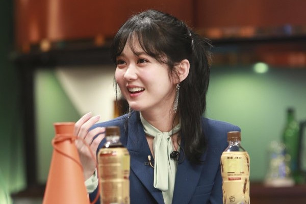 Jang Nara từng bị tẩy chay ở Đại lục vì phát ngôn cần tiền mới đến Trung Quốc. Những tưởng sự nghiệp kiều nữ Hàn vẫn lên như diều gặp gió thì sự cố xảy ra. Năm 2009, trả lời phỏng vấn truyền thông Hàn Quốc về lý do đến Trung Quốc đóng phim, Jang Nara đã nói về “tiền”. “Mỗi lần làm phim thiếu tiền, tôi luôn tới Trung Quốc làm việc”, cô nói. Tuyên bố này của Jang Nara gây ra làn sóng bất bình ở Đại lục. Khán giả cùng truyền thông phẫn nộ khi cho rằng người đẹp Hàn đến Trung Quốc chỉ để kiếm tiền.