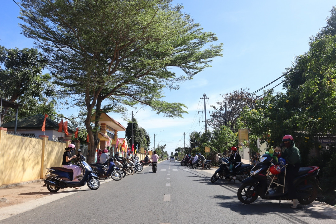 Đắk Lắk: Huyện Cư M'gar và những gói thầu “một mình một ngựa” - Hình 2 Dak Lak: Huyen Cu M'gar va nhung goi thau “mot minh mot ngua”-Hinh-2