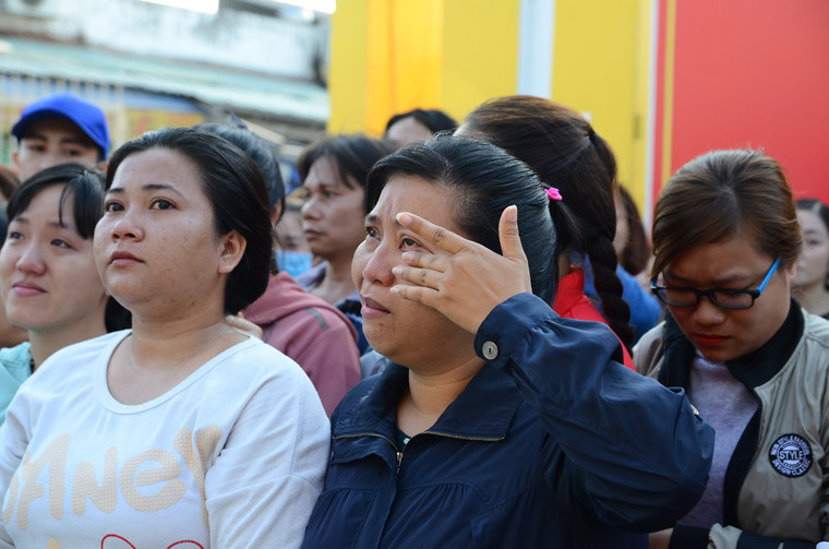 Những giọt nước mắt của người mẹ trong ngày tiễn con lên đường nhập ngũ.