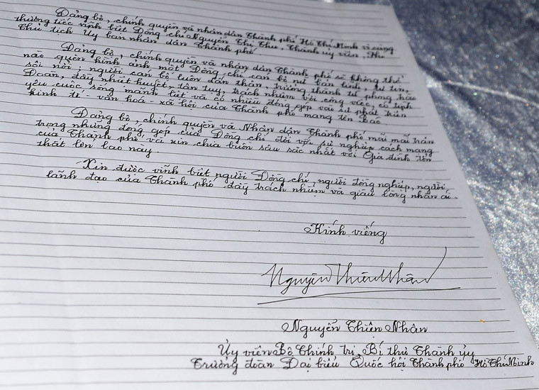 Bí thư Nguyễn Thiện Nhân khẳng định, Đảng bộ, Chính quyền và nhân dân TP mãi mãi trân trọng những đóng góp đầy nhiệt huyết, tận tụy, trách nhiệm của đồng chí Nguyễn Thị Thu đối với sự nghiệp cách mạng của TP.