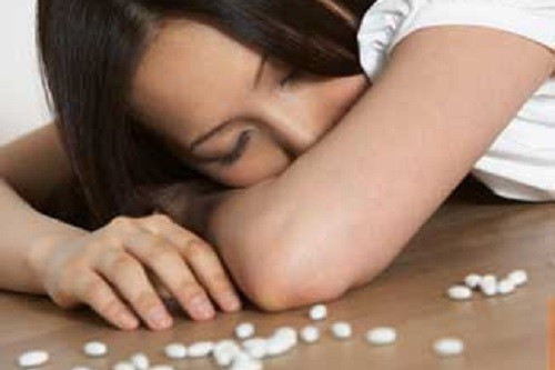 Xu tri nguoi bi ngo doc thuoc ngu the nao cho an toan?