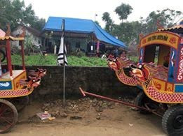 Vu anh re, em vo chet loa the: Gia dinh, hang xom noi gi?