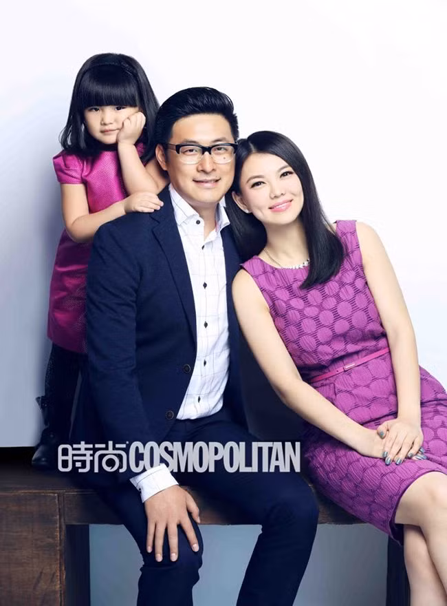 Cô bé 6 tuổi là con gái cưng của MC nổi tiếng Lý Tương và Vương Nhạc Luân. 