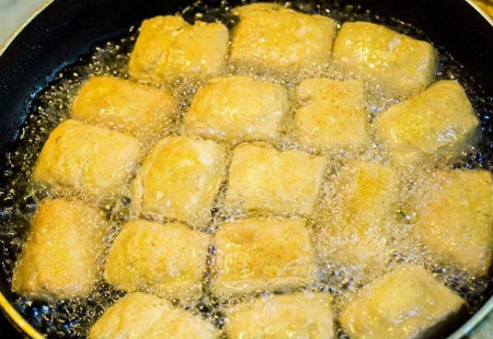 Mẹo rán đậu phụ ngon, giòn tan, không dính chảo - Hình 2 Meo ran dau phu ngon, gion tan, khong dinh chao-Hinh-2