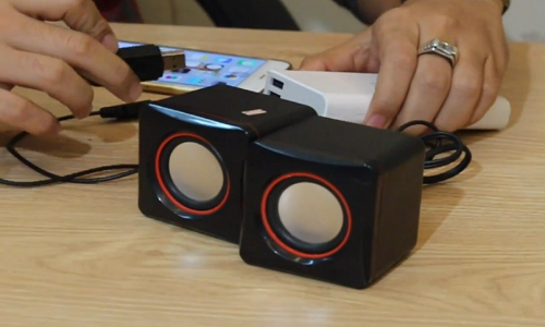 Thiết bị giúp biến loa thường thành loa không dây.