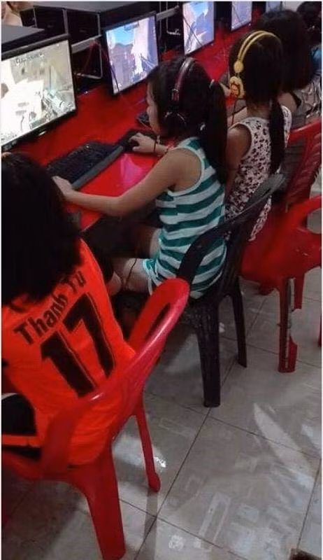 Nong mang Facebook: Ron nguoi buc tranh ma am